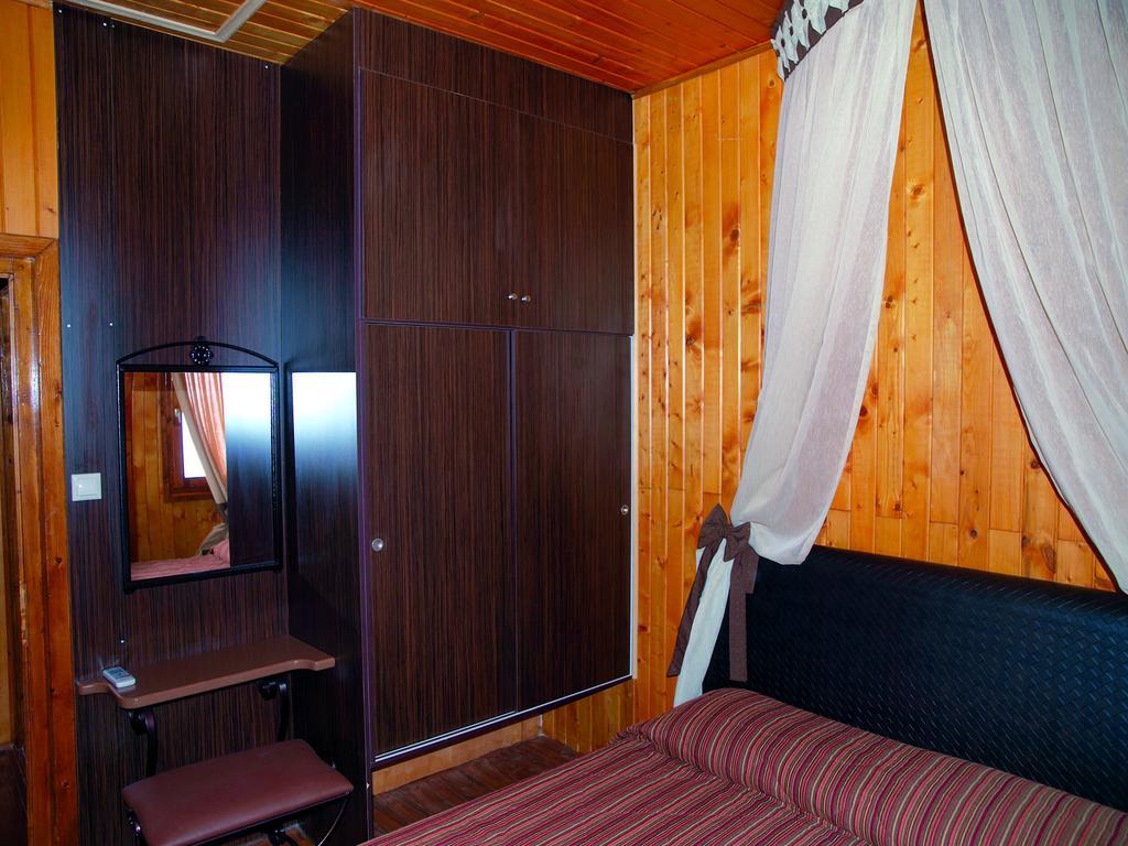 Wooden Nest Apartment Akhladherí Екстериор снимка